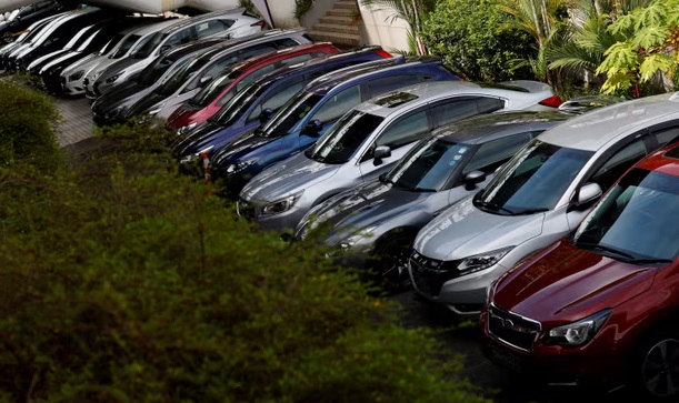 Xe ô tô tại một đại lý ở Singapore. Ảnh: Reuters