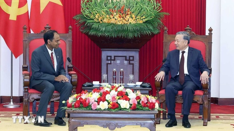 Tổng Bí thư Tô Lâm tiếp ông Sandeep Bharathi, Chủ tịch Tập đoàn Marvell toàn cầu, Hoa Kỳ. (Ảnh: TTXVN)