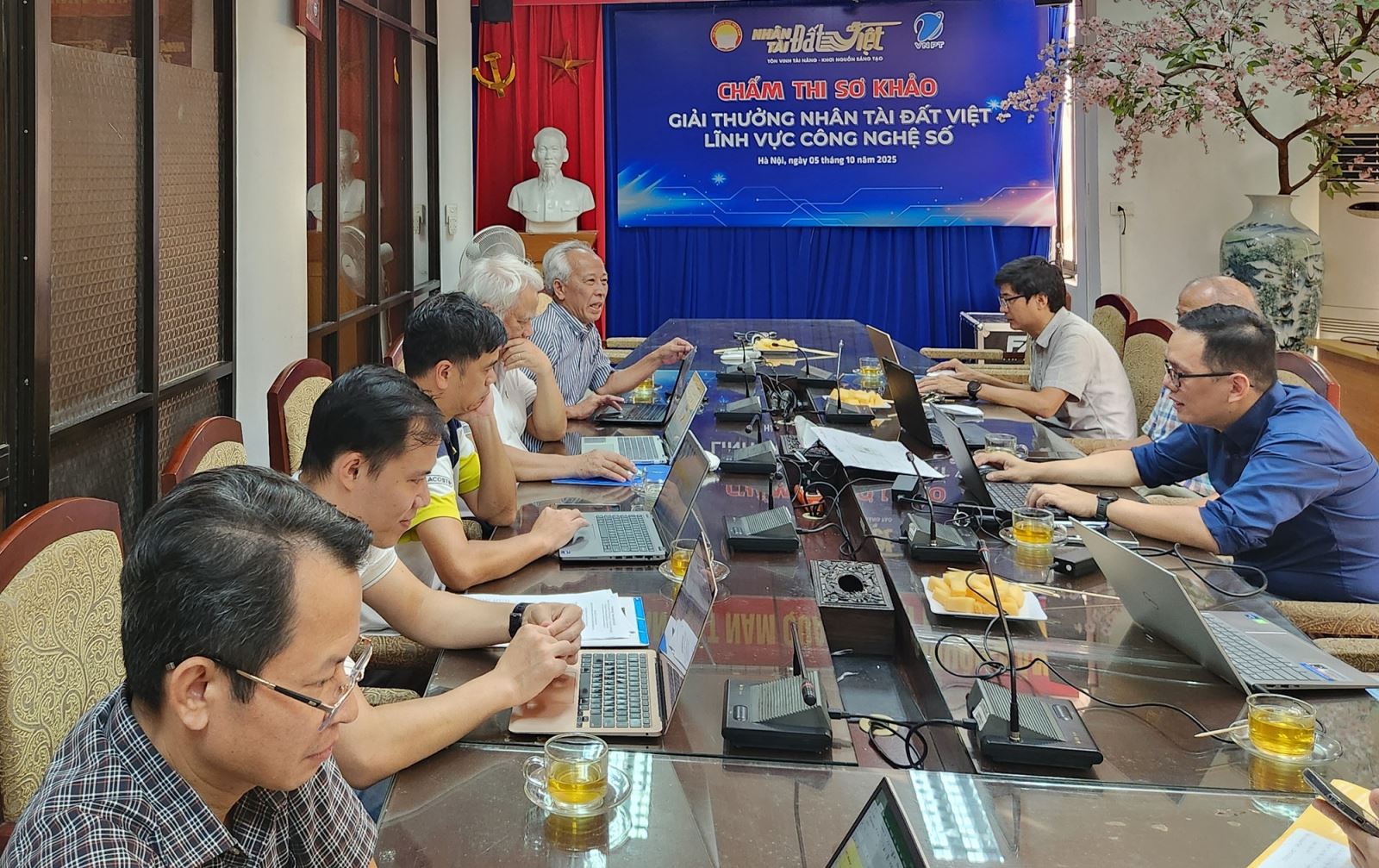 Hội đồng Giám khảo sơ khảo.