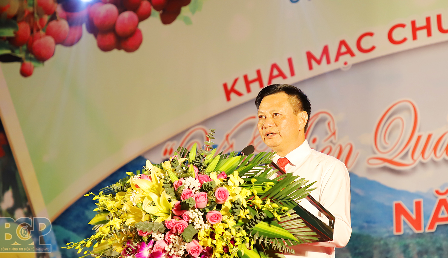 Chủ tịch UBND huyện Lục Ngạn La Văn Nam phát biểu khai mạc Chương trình du lịch 