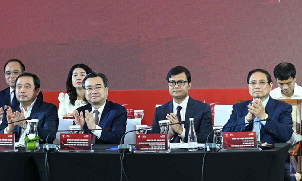 Thủ tướng Phạm Minh Chính và các đồng chí lãnh đạo tham dự Diễn đàn Kinh tế tư nhân Việt Nam 2025.