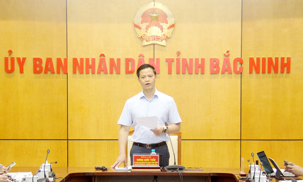 Đồng chí Vương Quốc Tuấn phát biểu tại hội nghị.