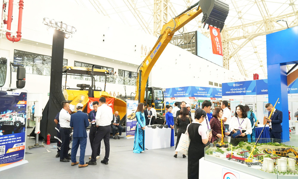 Phiên khai mạc Tuần lễ Công nghiệp và Công nghệ Việt Nam 2025 diễn ra sáng 12/11 tại Trung tâm Triển lãm Việt Nam (Đông Anh, Hà Nội).