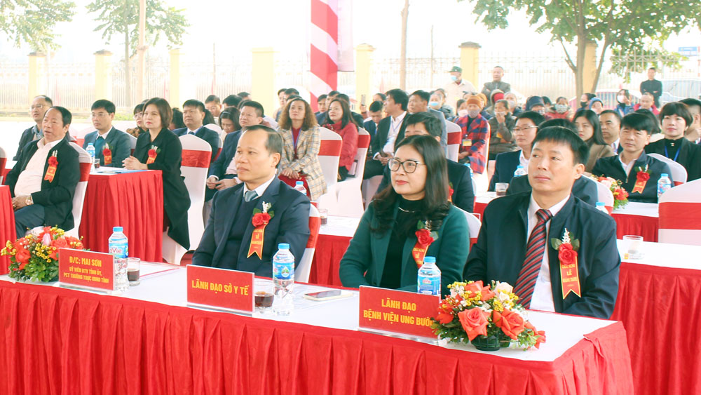 Các đại biểu dự lễ khánh thành