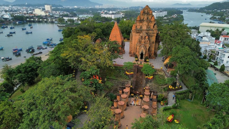 Tháp Bà Ponagar ở Nha Trang (Khánh Hòa).