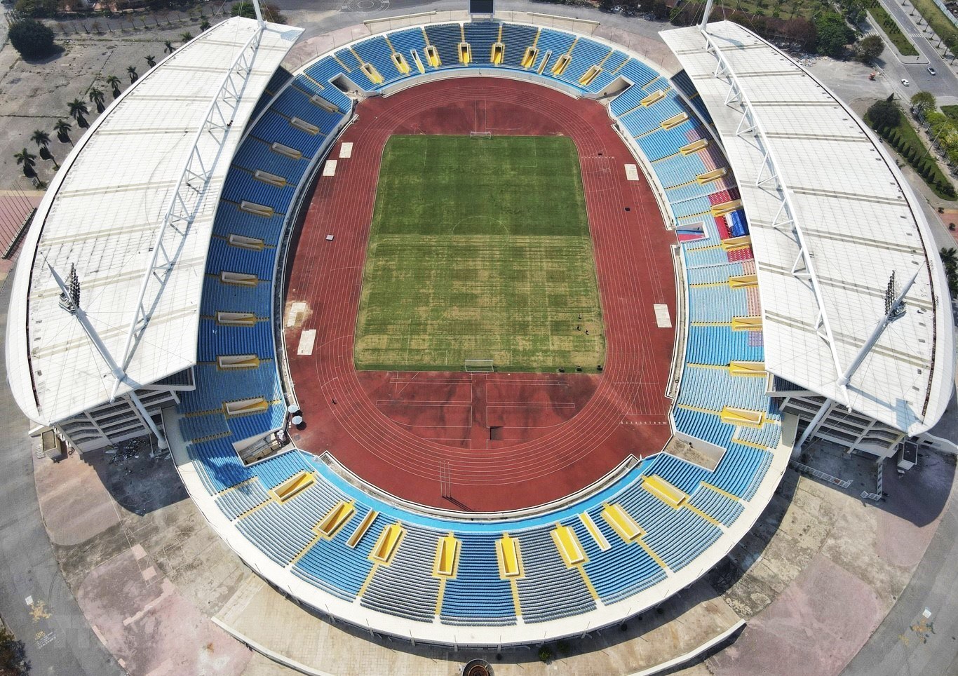 Toàn cảnh sân vận động quốc gia Mỹ Đình, thời điểm tiền SEA Games 31. (Ảnh: TTXVN)