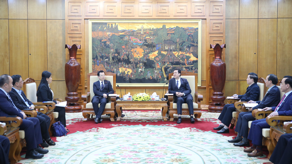 Các đại biểu dự buổi làm việc.