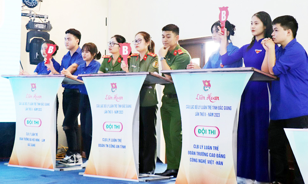 Đoàn viên thanh niên tham gia liên hoan các câu lạc bộ 