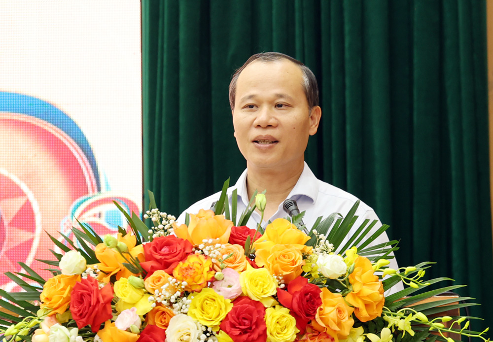 Đồng chí Mai Sơn phát biểu.