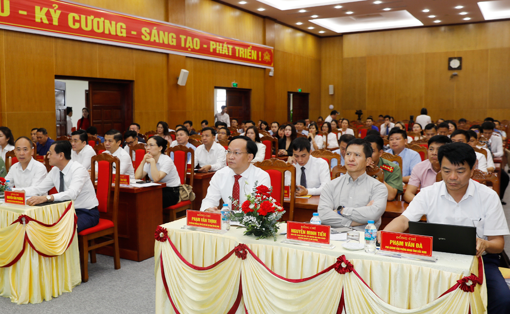Các đại biểu dự hội nghị.