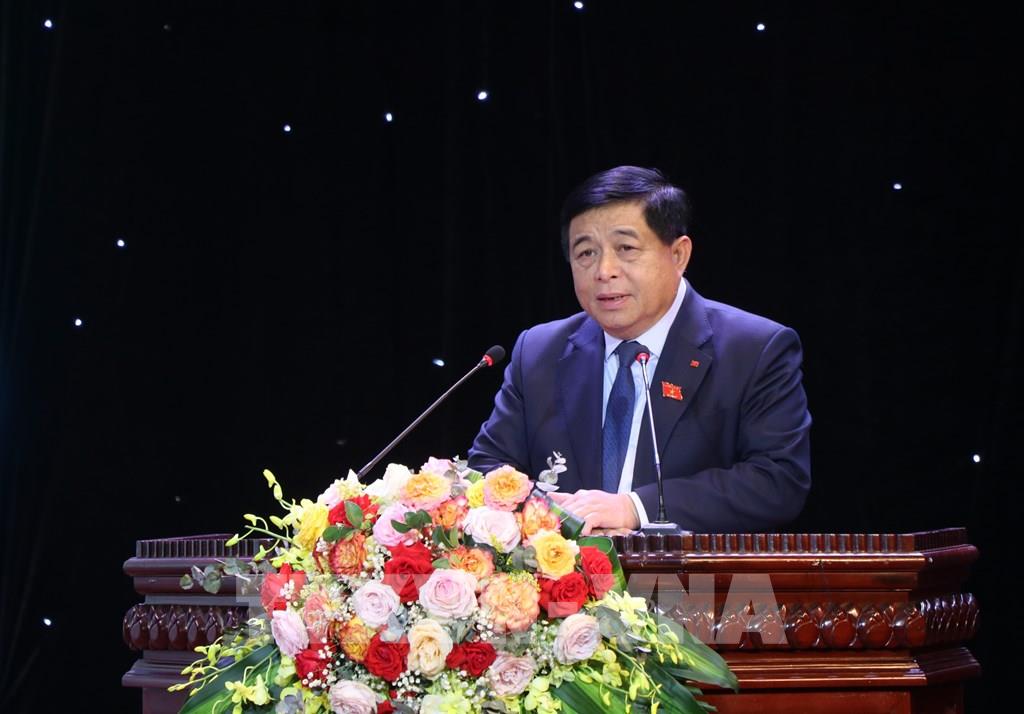 Phó Thủ tướng Nguyễn Chí Dũng phát biểu tại buổi gặp mặt. Ảnh Thanh Hương TTXVN