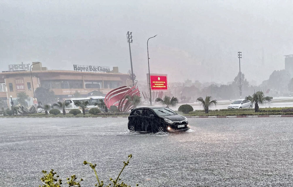 Khu vực Quảng trường 3/2 ngập sâu.