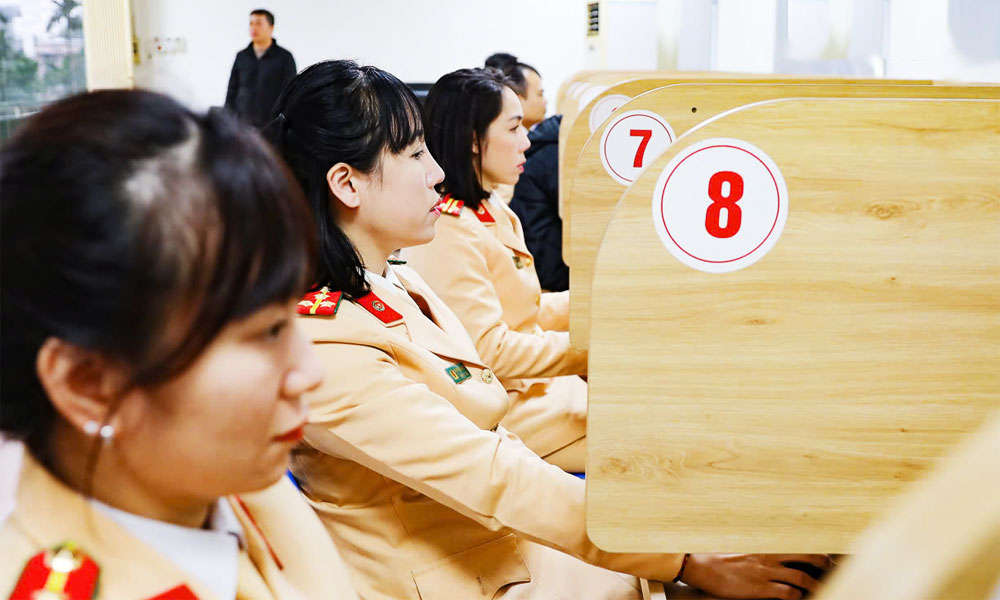 Cục Cảnh sát giao thông, Bộ Công an chính thức áp dụng bộ đề lý thuyết mới trong kỳ thi sát hạch cấp Giấy phép lái xe cơ giới đường bộ trên toàn quốc.