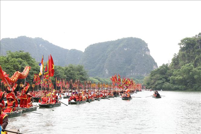 Đông đảo nhân dân và du khách thập phương tham gia Lễ hội Tràng An (Ninh Bình), ngày 3/5/2026. Ảnh: Đức Phương/TTXVN