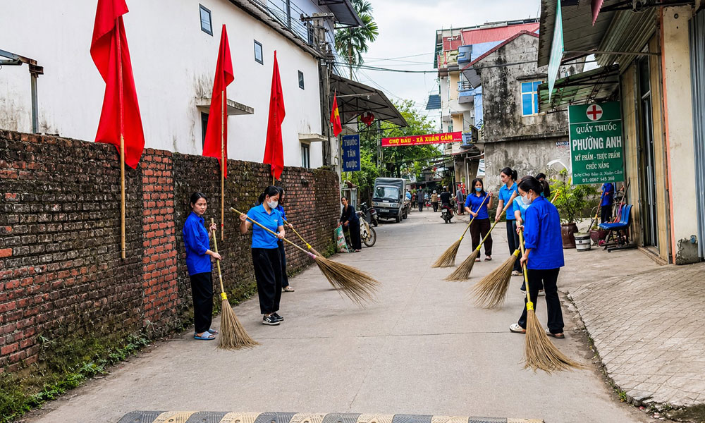 Đoàn thanh niên xã Xuân Cẩm phát động ngày Chủ nhật xanh.