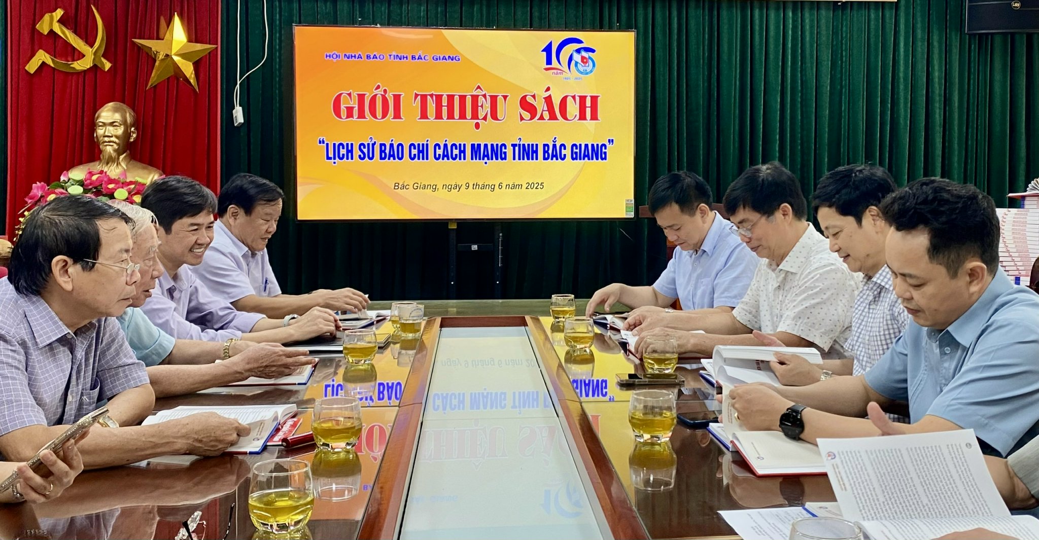 Quang cảnh hội nghị giới thiệu sách 