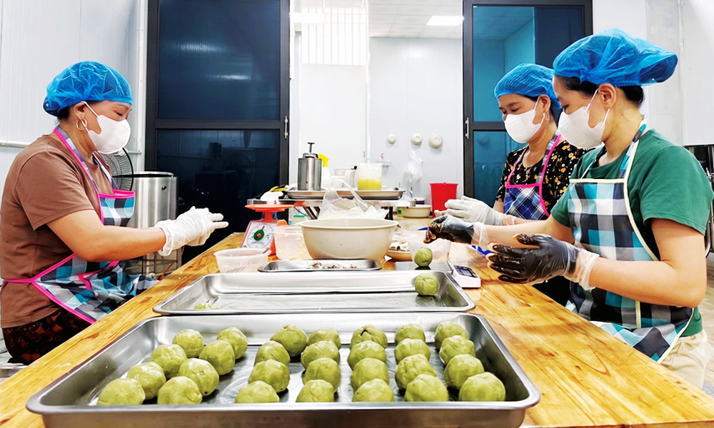 Hợp tác xã Nông nghiệp Hạnh Phúc, phường Nếnh chú trọng chất lượng sản phẩm để tiêu thụ tại các siêu thị, chuỗi cửa hàng.
