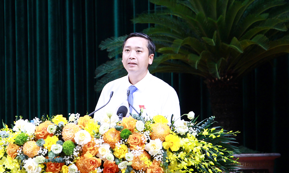 
Đồng chí Nguyễn Việt Oanh phát biểu bế mạc kỳ họp.