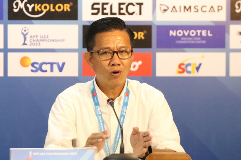 HLV Hoàng Anh Tuấn chia sẻ tại buổi họp báo sau trận thắng 1-0 U23 Philippines. (Ảnh: VFF)
