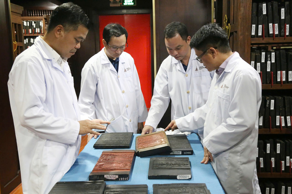Đoàn công tác của Bắc Ninh làm việc tại Trung tâm Lưu trữ quốc gia IV.
