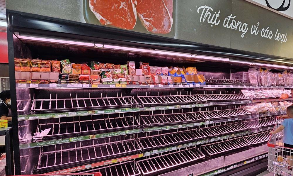 Siêu thị ở Thái Nguyên trống trơn hàng thực phẩm.