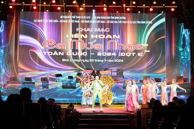 Lễ khai mạc Liên hoan Ca múa nhạc toàn quốc 2024 (đợt 2) với nhiều chương trình đặc sắc.