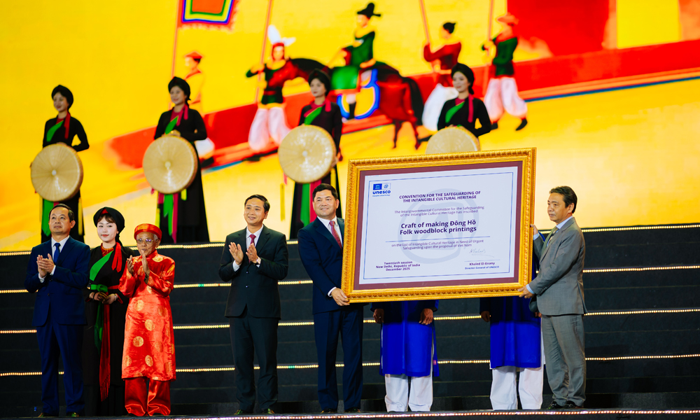 Tỉnh Bắc Ninh đón nhận Bằng của UNESCO ghi danh Nghề làm tranh dân gian Đông Hồ vào Danh sách di sản văn hóa phi vật thể cần bảo vệ khẩn cấp.