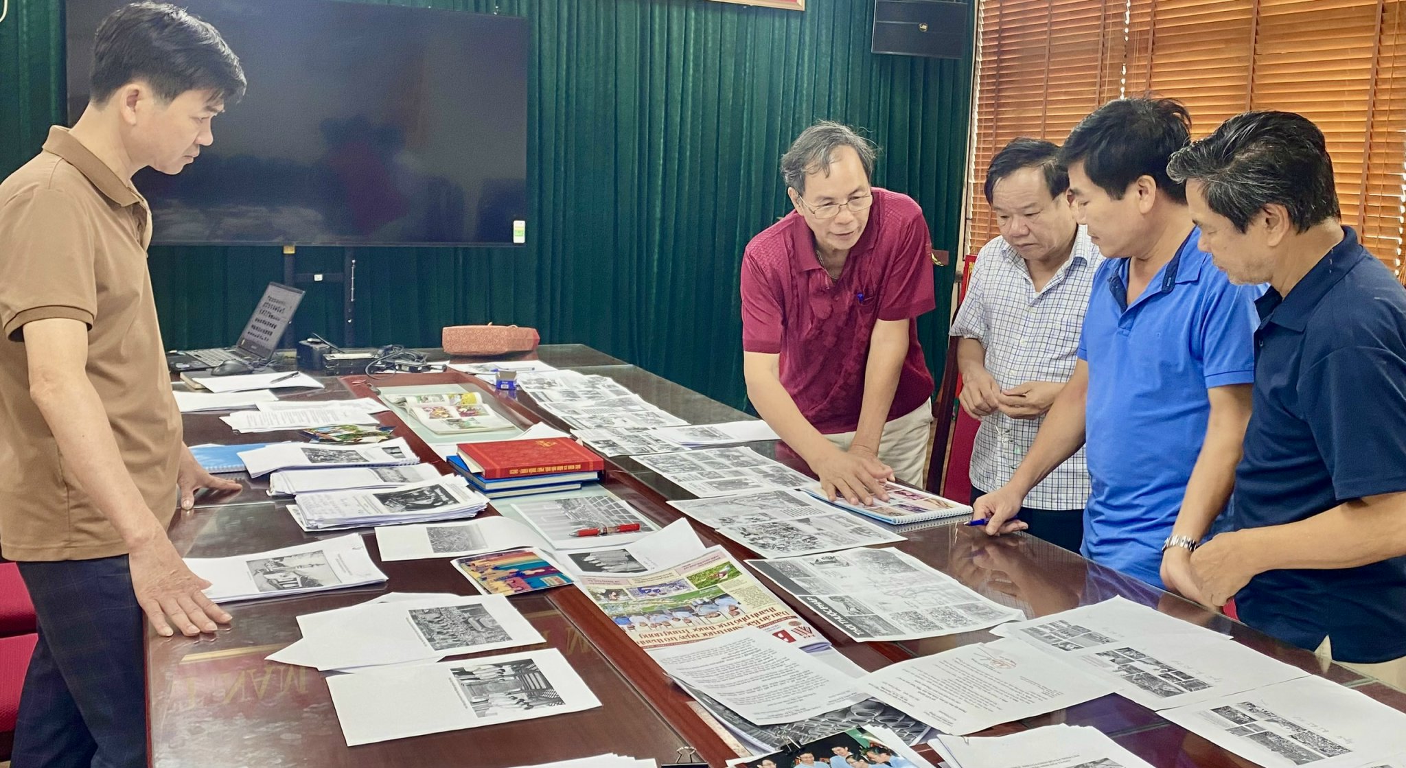 Hội đồng sưu tầm, biên tập Triển lãm ảnh 