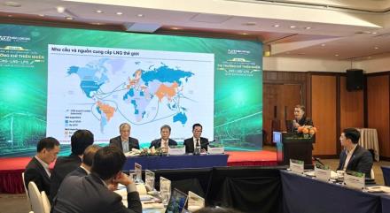 Quang cảnh diễn đàn. Ảnh: ĐÌNH KHƯƠNG