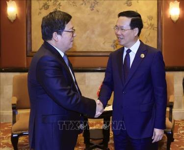 Chủ tịch nước Võ Văn Thưởng tiếp ông Lý Tự Học, Bí Thư Đảng ủy, Chủ tịch HĐQT Tập đoàn Trung Hưng (ZTE). Ảnh: Thống Nhất/TTXVN.