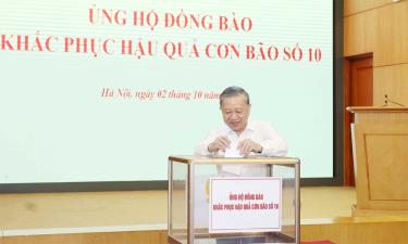 Tổng Bí thư Tô Lâm ủng hộ đồng bào khắc phục hậu quả cơn bão số 10.
