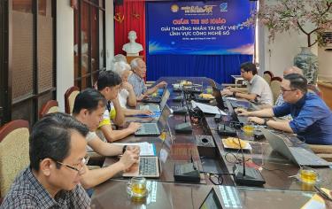 Hội đồng Giám khảo sơ khảo.