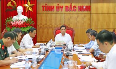 Đồng chí Nguyễn Hồng Thái chủ trì hội nghị.