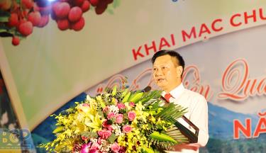 Chủ tịch UBND huyện Lục Ngạn La Văn Nam phát biểu khai mạc Chương trình du lịch 