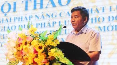 Đồng chí Y Thông phát biểu khai mạc hội thảo.