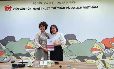 ThS Nguyễn Thùy Vân (bìa phải), Viện Văn hóa, Nghệ thuật, Thể thao và Du lịch Việt Nam.