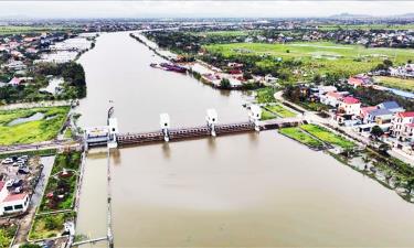 Cống cầu Xe thuộc Hệ thống công trình thuỷ lợi Bắc Hưng Hải là công trình quan trọng trong công tác thoát lũ của toàn hệ thống.