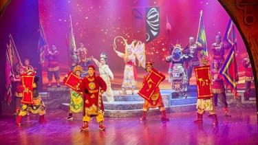 Tiết mục nghệ thuật chào mừng liên hoan.