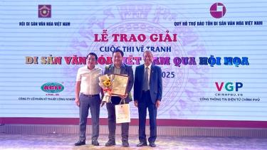 Trao giải Nhất cho tác phẩm khắc gỗ 