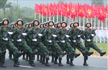 Khối Bộ đội Đặc công tham gia hợp luyện Lễ kỷ niệm 50 năm Ngày Giải phóng miền Nam, thống nhất đất nước (30/4/1975 - 30/4/2025). Ảnh: Trọng Đức/TTXVN