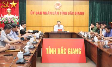 Đồng chí Nguyễn Việt Oanh chủ trì hội nghị tại điểm cầu tỉnh Bắc Giang.