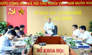 Đồng chí Trần Tuấn Nam phát biểu kết luận tại cuộc họp.