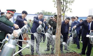 Tổng Bí thư, Chủ tịch nước Tô Lâm và các đại biểu tham gia trồng cây tại Lễ phát động “Tết trồng cây đời đời nhớ ơn Bác Hồ” Xuân Bính Ngọ 2026.