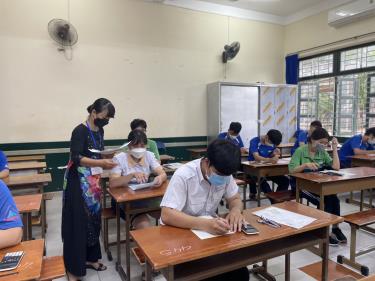 Dư luận lo lắng về điều chỉnh môn Lịch sử sẽ ảnh hưởng đến việc tuyển sinh sắp tới. Ảnh: TTXVN.