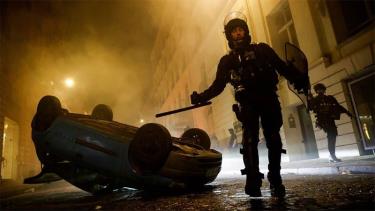 Cảnh sát chống bạo loạn Pháp làm nhiệm vụ tại Paris, ngày 2/7/2023. (Ảnh: Reuters)