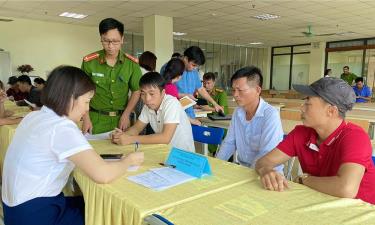 Lực lượng Công an tỉnh phối hợp hỗ trợ tư vấn việc làm cho người chấp hành xong án phạt tù.