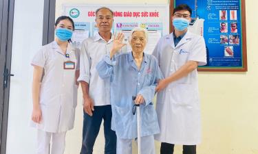 Sức khỏe cụ Nguyễn Thị Nhuận ổn định, được xuất viện sau 5 ngày phẫu thuật.