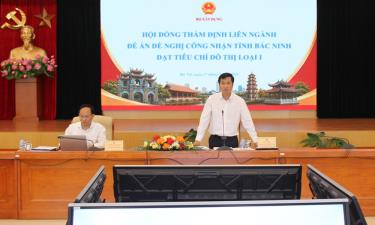 
Thứ trưởng Bộ Xây dựng Nguyễn Tường Văn chủ trì hội nghị thẩm định.