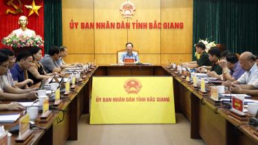 Đồng chí Lê Ánh Dương chủ trì hội nghị.