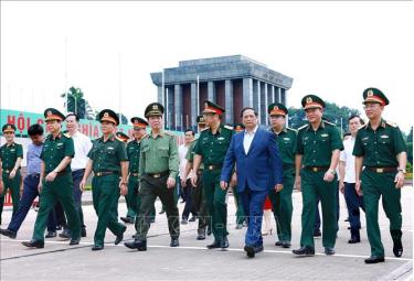 Thủ tướng Phạm Minh Chính kiểm tra công tác tu bổ định kỳ công trình Lăng Chủ tịch Hồ Chí Minh năm 2024. Ảnh: Dương Giang/TTXVN